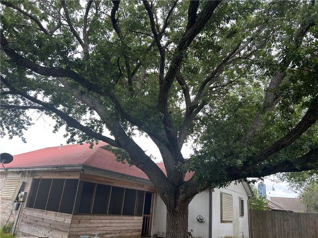 4530 Windows Dr, Corpus Christi, TX 78413