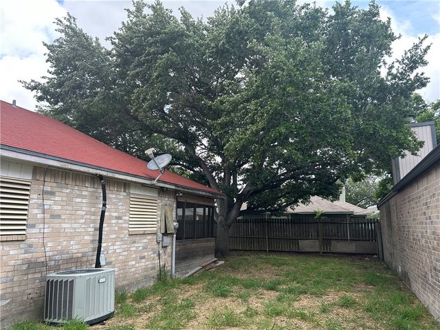 4530 Windows Dr, Corpus Christi, TX 78413