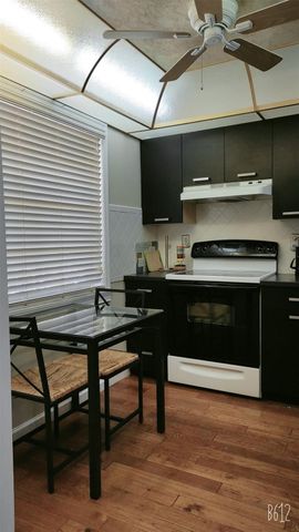 3000 NW 48th Ter 225, Lauderdale Lakes, FL 33313