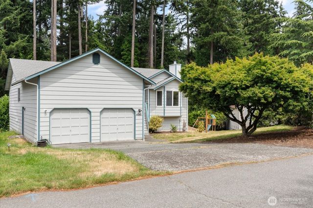 4361 Shadowood Drive, Clinton, WA 98236