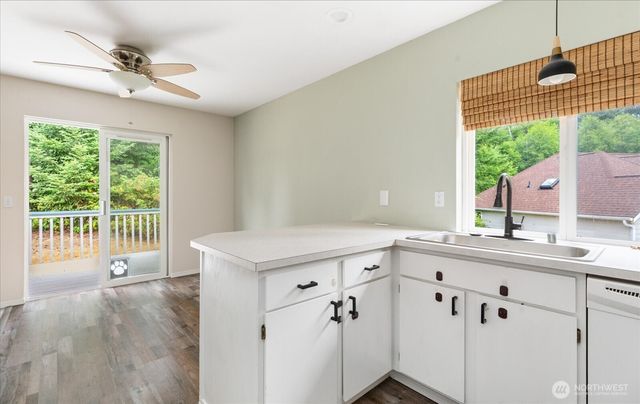 4361 Shadowood Drive, Clinton, WA 98236