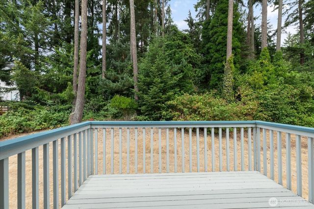4361 Shadowood Drive, Clinton, WA 98236