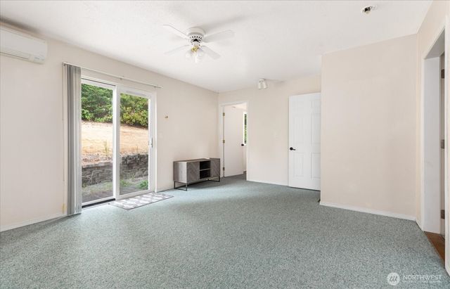 4361 Shadowood Drive, Clinton, WA 98236
