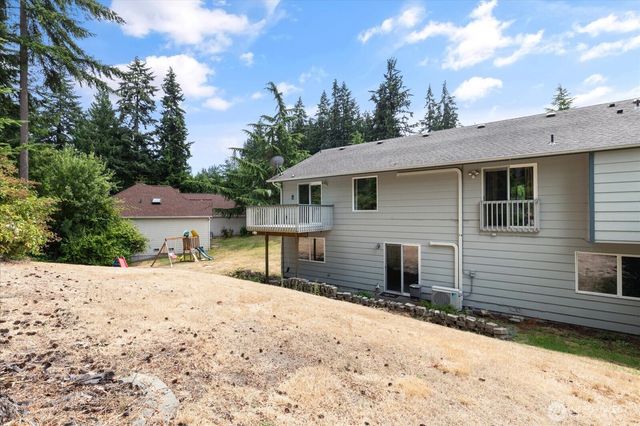 4361 Shadowood Drive, Clinton, WA 98236