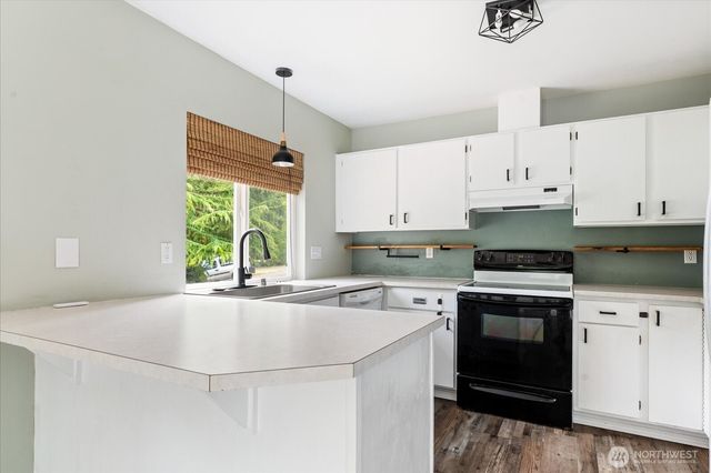 4361 Shadowood Drive, Clinton, WA 98236