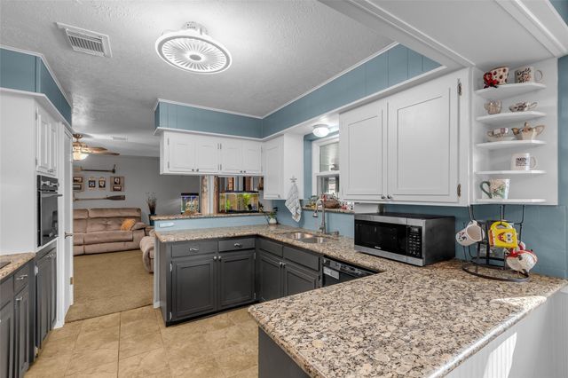 326 Una Drive, Deer Park, TX 77536