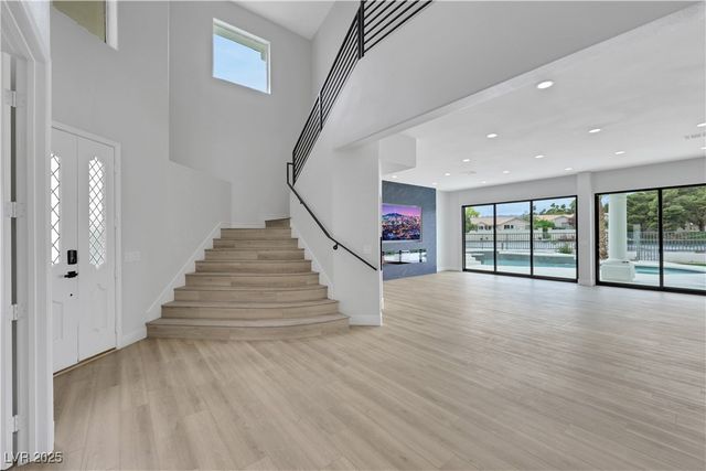 2589 Sun Reef Road, Las Vegas, NV 89128