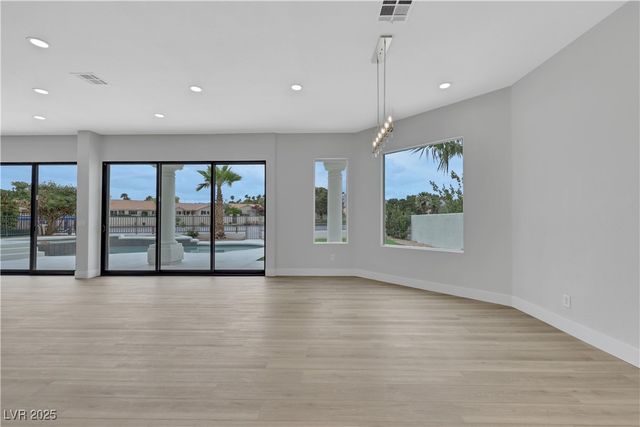 2589 Sun Reef Road, Las Vegas, NV 89128