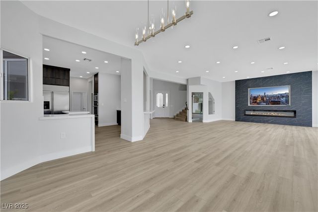 2589 Sun Reef Road, Las Vegas, NV 89128