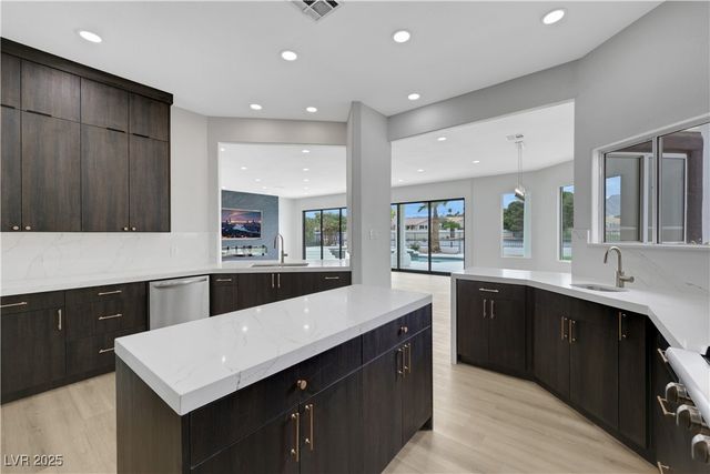 2589 Sun Reef Road, Las Vegas, NV 89128