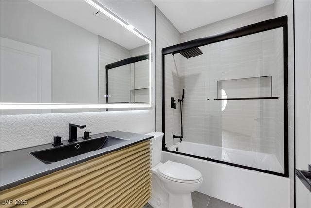 2589 Sun Reef Road, Las Vegas, NV 89128