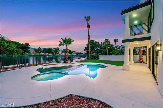 2589 Sun Reef Road, Las Vegas, NV 89128