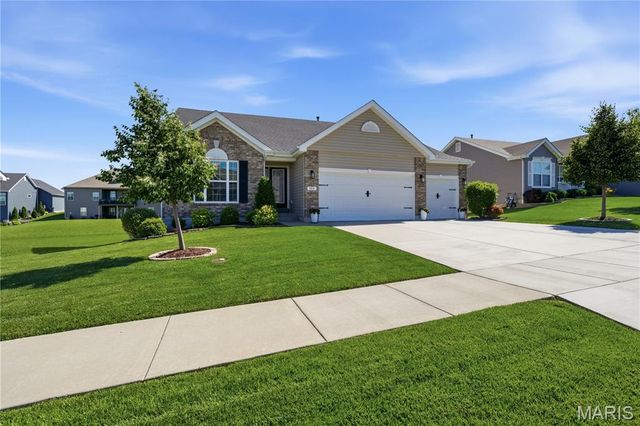 104 Hannahs Mill Drive, Lake St Louis, MO 63367