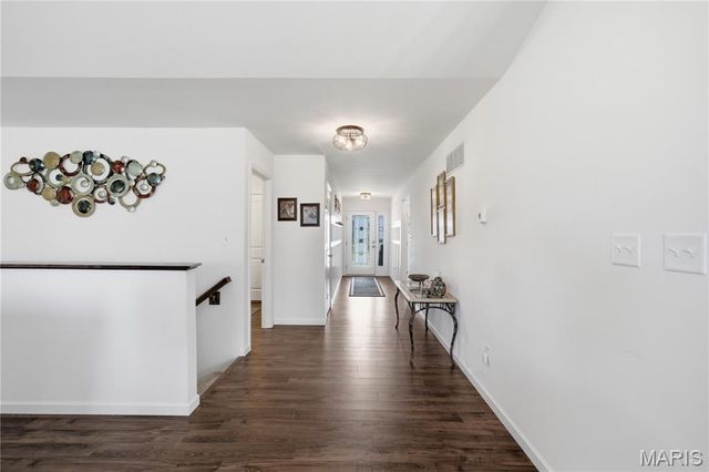 104 Hannahs Mill Drive, Lake St Louis, MO 63367