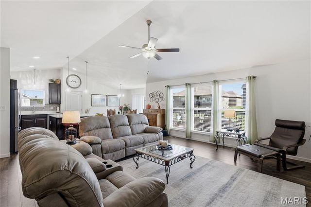 104 Hannahs Mill Drive, Lake St Louis, MO 63367