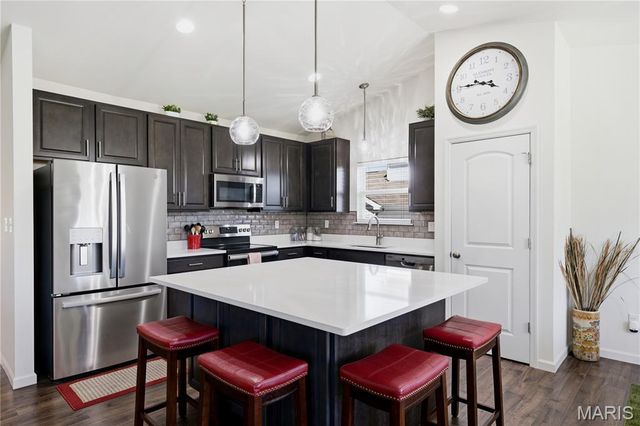 104 Hannahs Mill Drive, Lake St Louis, MO 63367