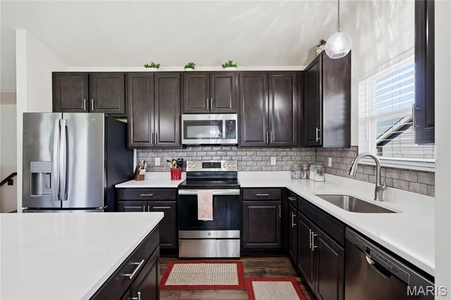 104 Hannahs Mill Drive, Lake St Louis, MO 63367