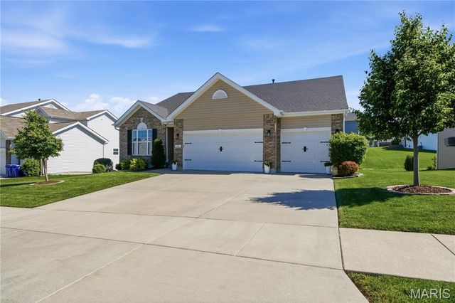 104 Hannahs Mill Drive, Lake St Louis, MO 63367