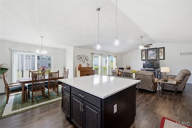 104 Hannahs Mill Drive, Lake St Louis, MO 63367