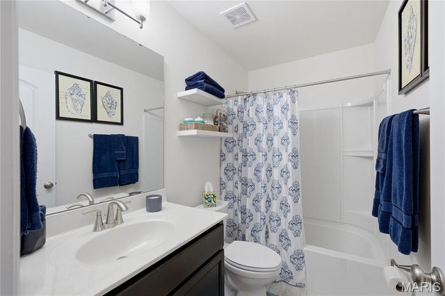 104 Hannahs Mill Drive, Lake St Louis, MO 63367