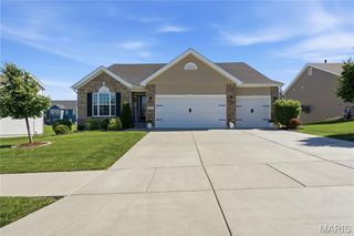 104 Hannahs Mill Drive, Lake St Louis, MO 63367