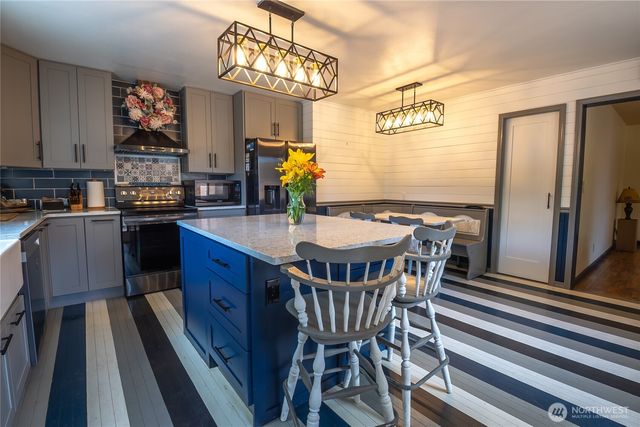 241 9th Street, Blaine, WA 98230