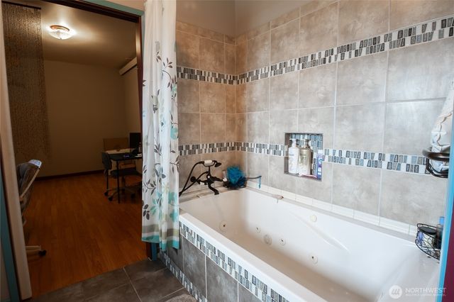 241 9th Street, Blaine, WA 98230