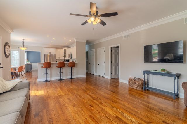 622 Adena Trace, Versailles, KY 40383