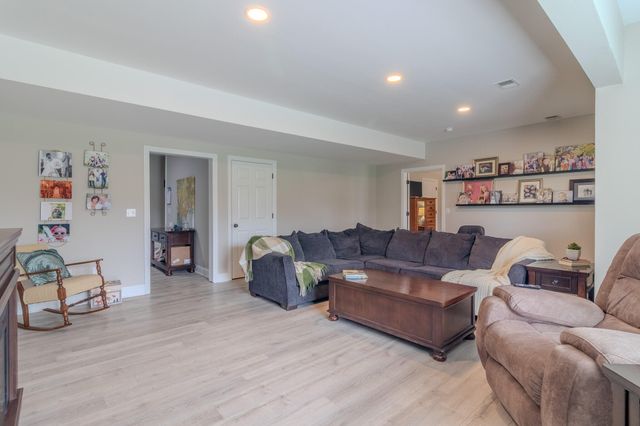 622 Adena Trace, Versailles, KY 40383