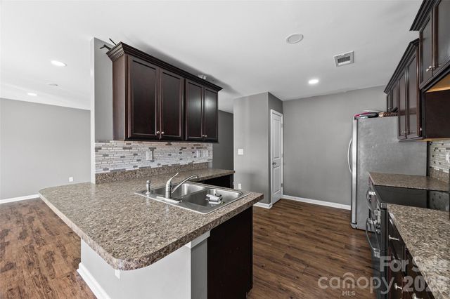 7407 Niccoline Lane, Charlotte, NC 28214