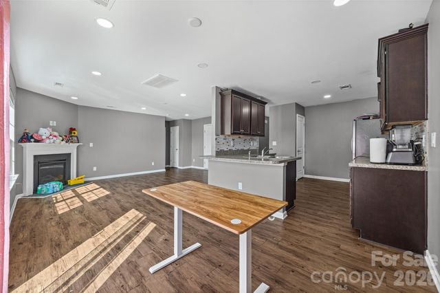 7407 Niccoline Lane, Charlotte, NC 28214
