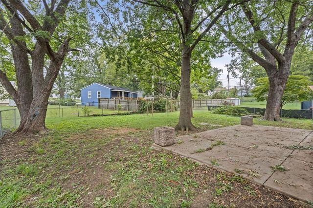 1504 N Emery Street, Independence, MO 64050