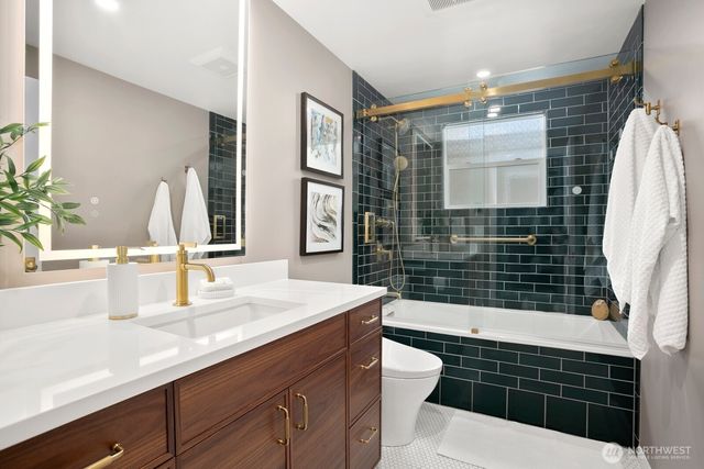842 NW 97th Street, Seattle, WA 98117