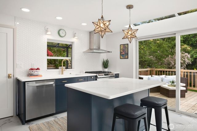 842 NW 97th Street, Seattle, WA 98117