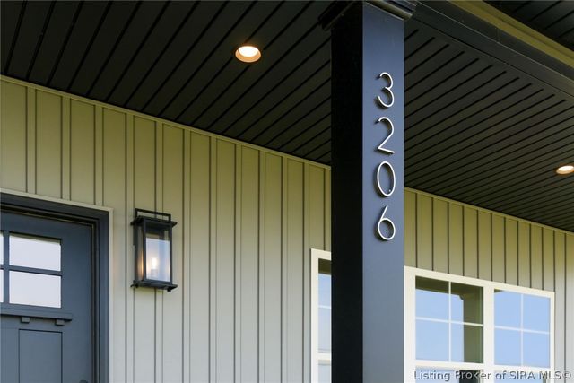 3206 Hamburg Pike, Jeffersonville, IN 47130