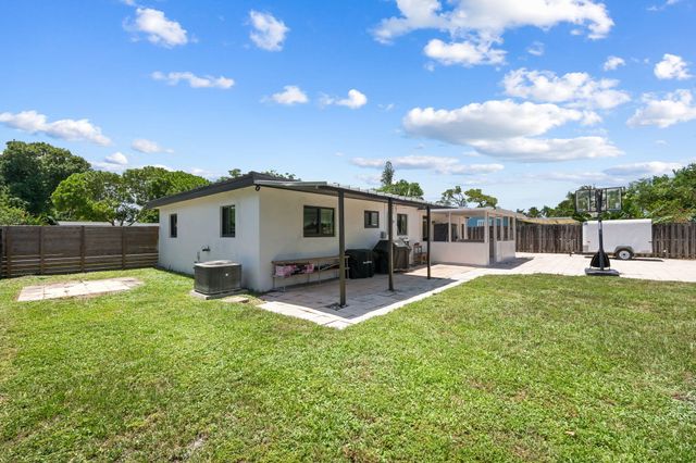 1032 SW 1st Terrace, Pompano Beach, FL 33060