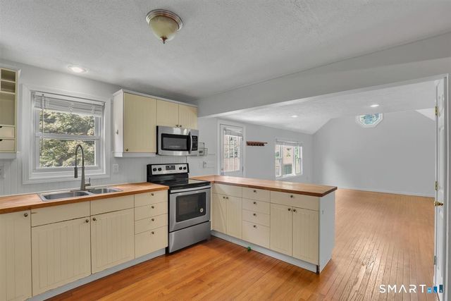 1 Briarcliffe Trail, Old Saybrook, CT 06475