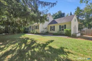 1 Briarcliffe Trail, Old Saybrook, CT 06475
