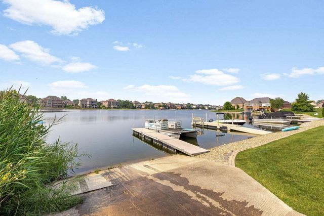 8130 Lakeview Court, Winfield, IN 46307