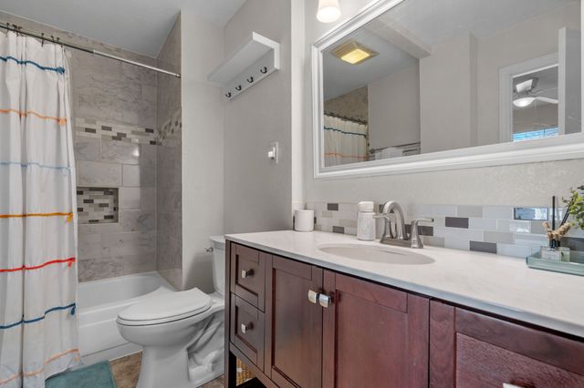 2000 Greenview Drive, Carrollton, TX 75010