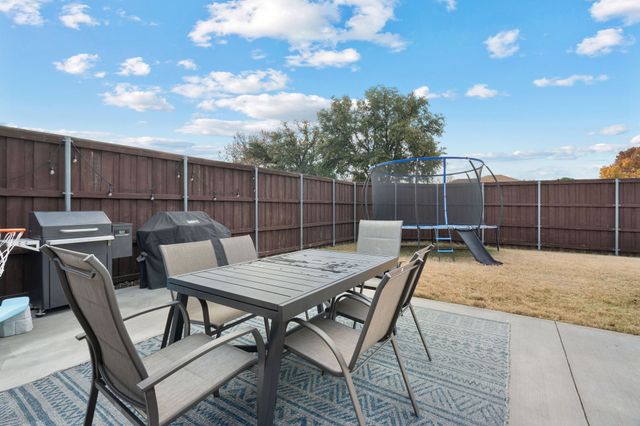 2000 Greenview Drive, Carrollton, TX 75010