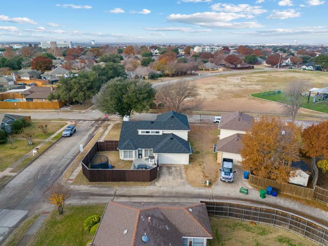 2000 Greenview Drive, Carrollton, TX 75010