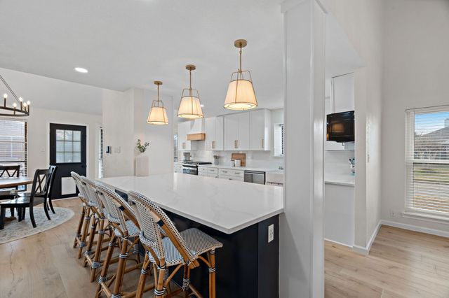 2000 Greenview Drive, Carrollton, TX 75010