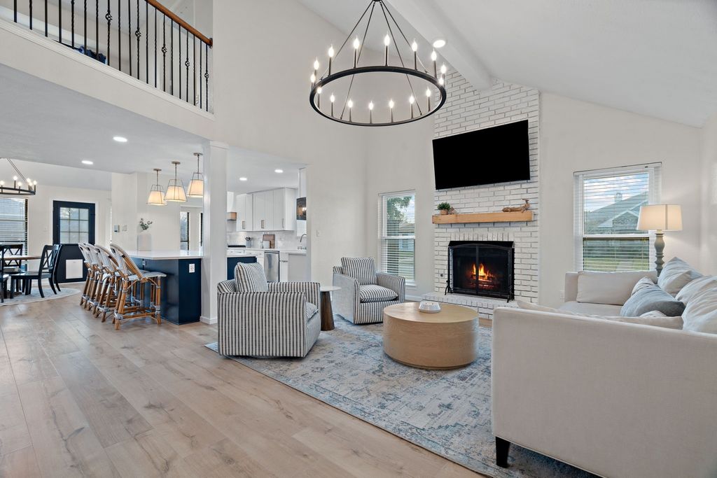 2000 Greenview Drive, Carrollton, TX 75010