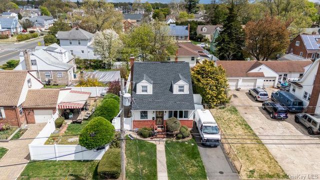 283 Hawthorne Avenue, Uniondale, NY 11553