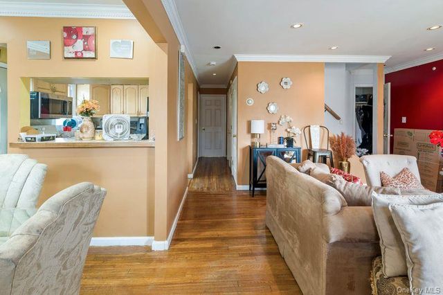 283 Hawthorne Avenue, Uniondale, NY 11553