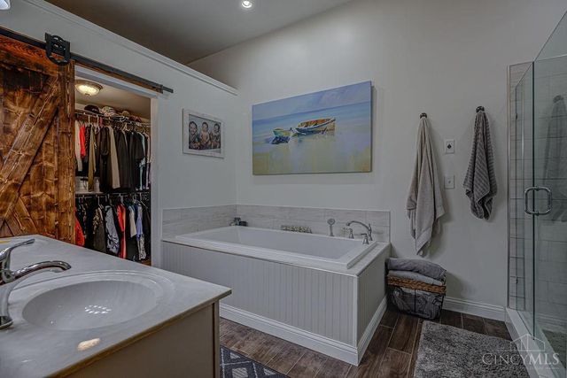 2014 Rebecca Ridge Lane, Morgan Twp, OH 45013