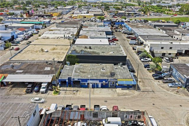 1081 E 47th St, Hialeah, FL 33013