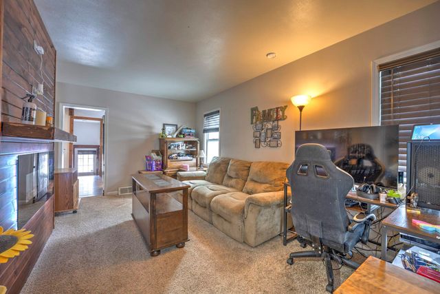 510 7th St SE, Minot, ND 58701