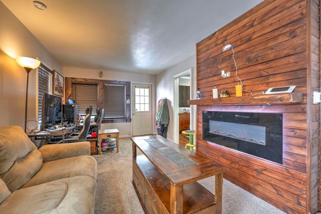 510 7th St SE, Minot, ND 58701